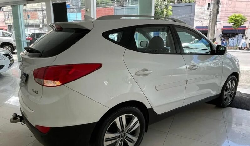 
								2017 Hyundai SUV cheio									