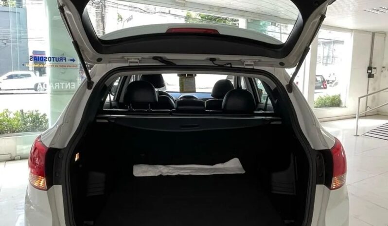 
								2017 Hyundai SUV cheio									