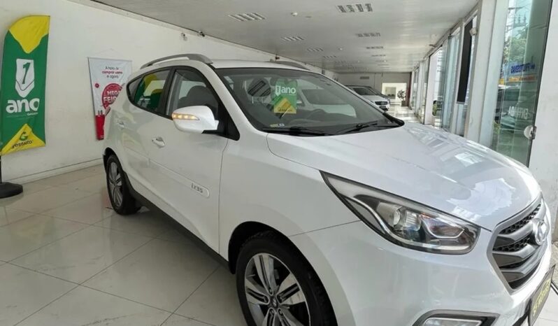 
								2017 Hyundai SUV cheio									